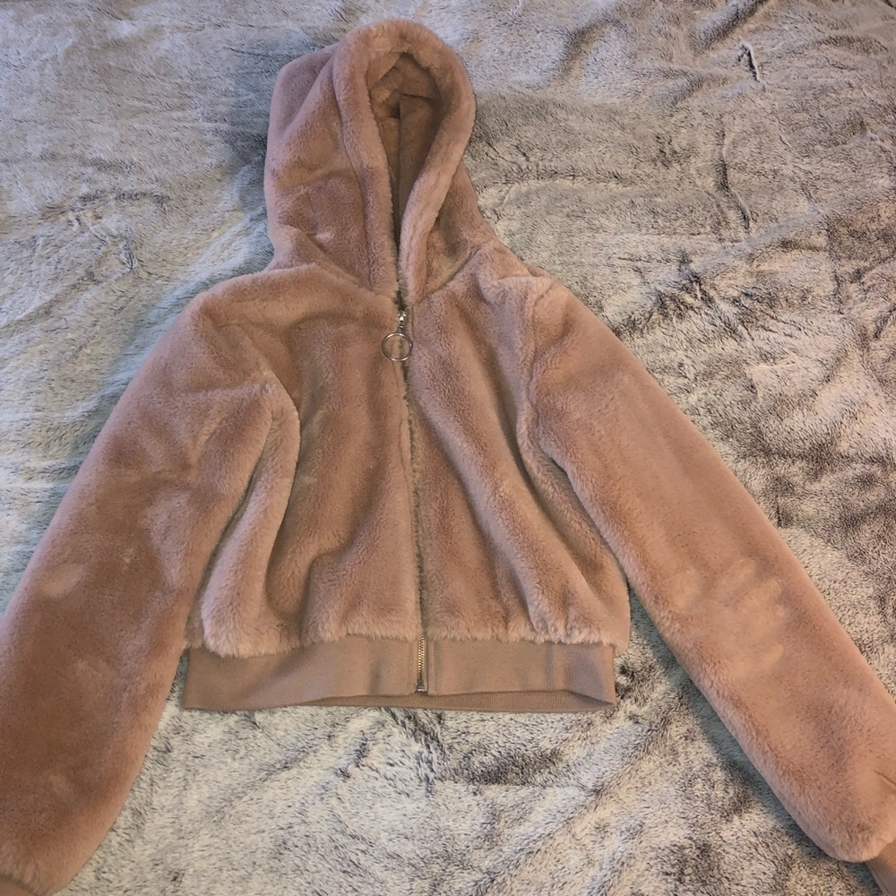 Cropped fluffy jacket